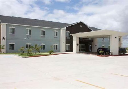 La Plaza Inn And Suites - Freer Tx Exterior photo