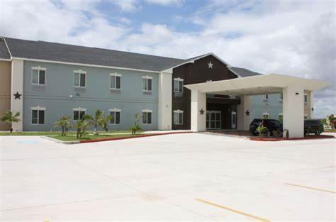 La Plaza Inn And Suites - Freer Tx Exterior photo